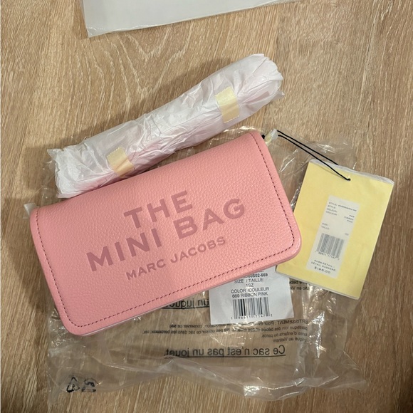Marc Jacobs Handbags - NWT Marc Jacobs The Mini Bag